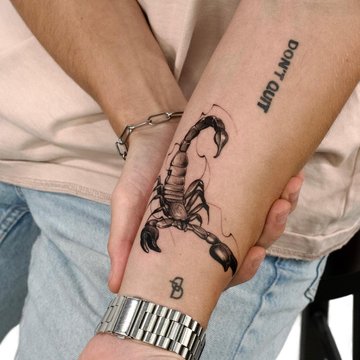tatuaj scorpion