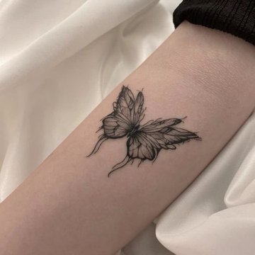 tatuaj fluture