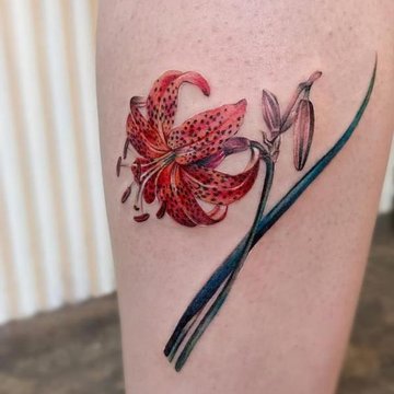 tatuaje cu flori