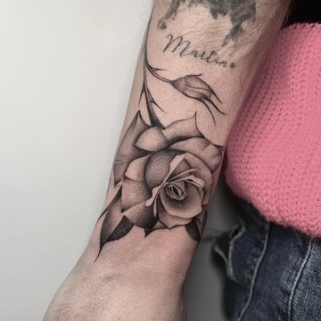 tatuaj trandafir