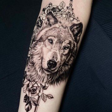tatuaj lup
