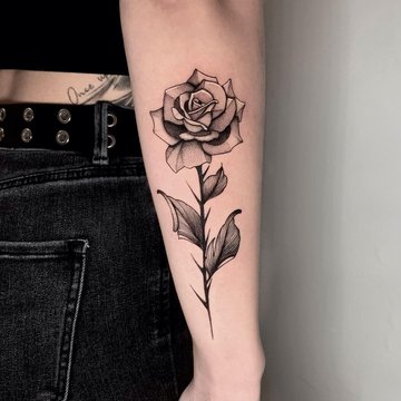 tatuaj trandafir