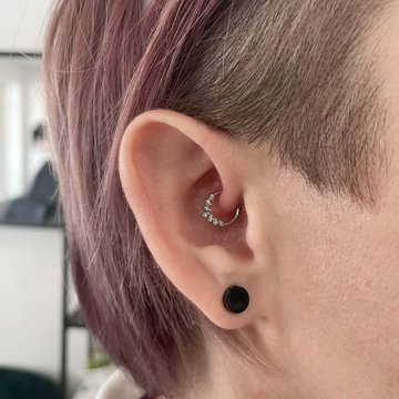 Piercingul Daith