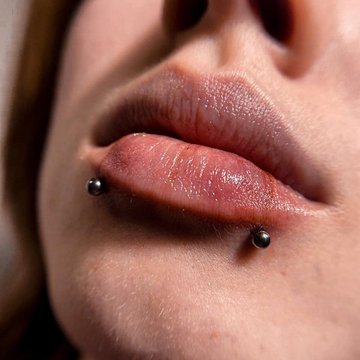 Piercingul buzelor