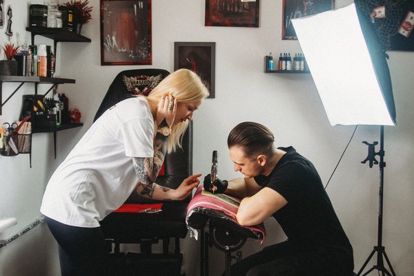 Cursuri de tatuaj online