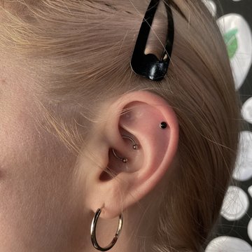 Piercingul Daith