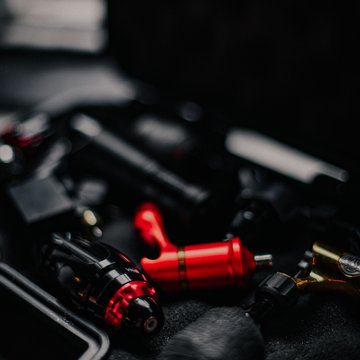 Cum să alegi un salon de tatuaje
