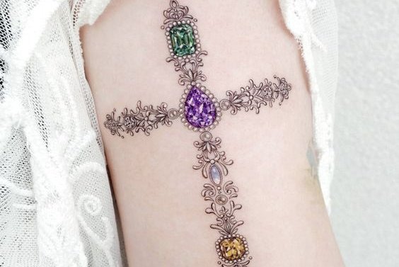 tatuaj cu cruce