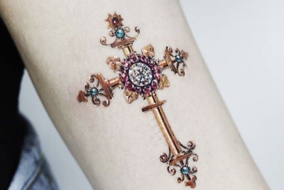 tatuaj cu cruce