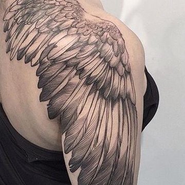 tatuaj cu aripi de înger