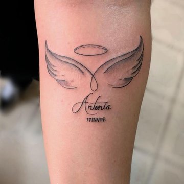 tatuaj cu aripi de înger