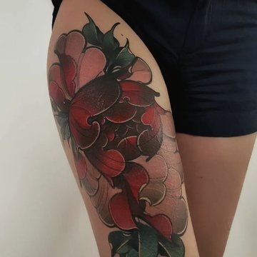 tatuaje pe coapsă