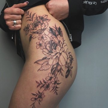 tatuaje pe coapsă