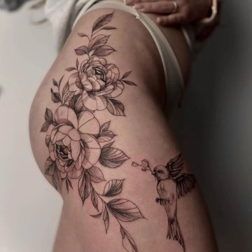 Tatuajele Feminine pe Coapsă