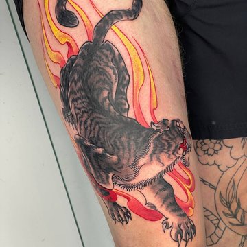 tatuaje pe coapsă
