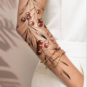 tatuaje pe mâini pentru femei