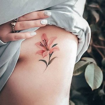 tatuaje cu flori