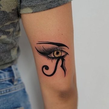 tatuaj ochii