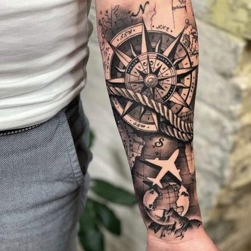 tatuaj busolă