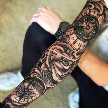 tatuaj busolă