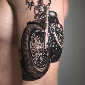 tatuaj cu motocicletă