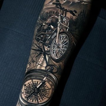 tatuaj cu motocicletă