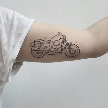 tatuaj cu motocicletă