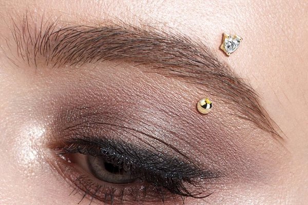 piercing sprâncene