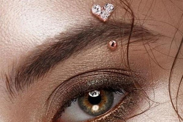 piercing sprâncene