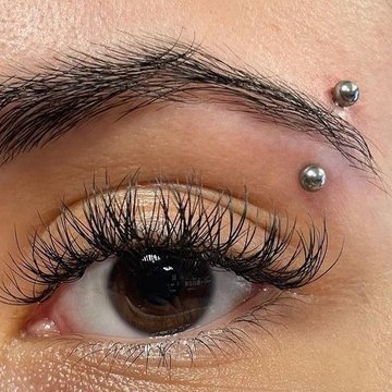 piercing sprâncene
