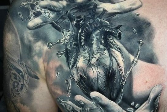 tatuaj inimă
