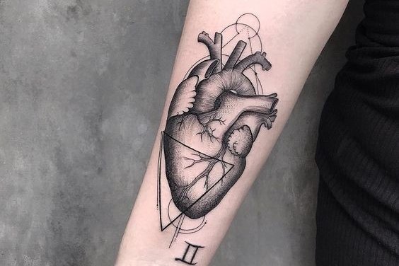 tatuaj inimă