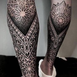 Tatuaje pe Picioare pentru Bărbați