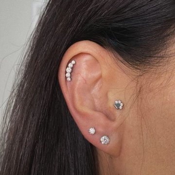 piercing tragus