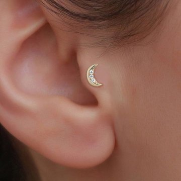 piercing tragus