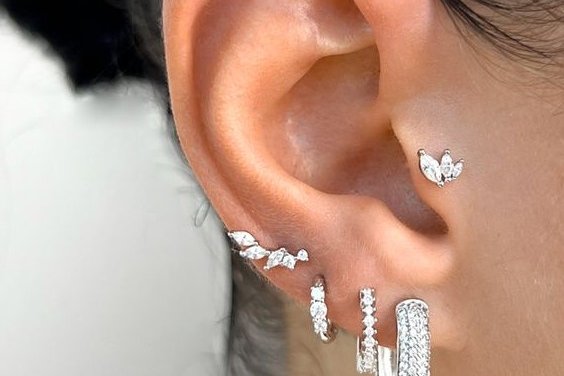 piercing tragus
