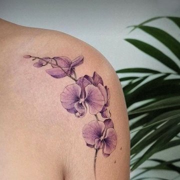 tatuaje cu flori