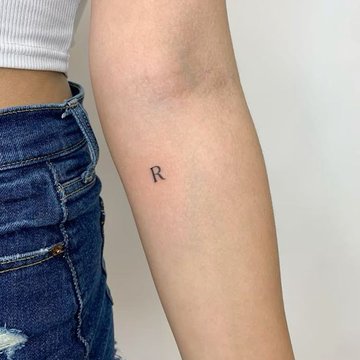 tatuaje cu inițiale