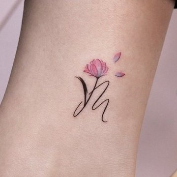 tatuaje cu inițiale