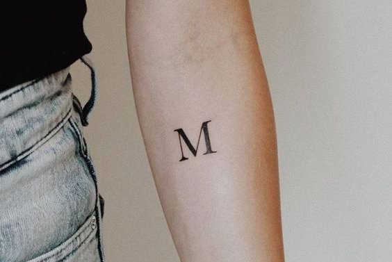 tatuaje cu inițiale