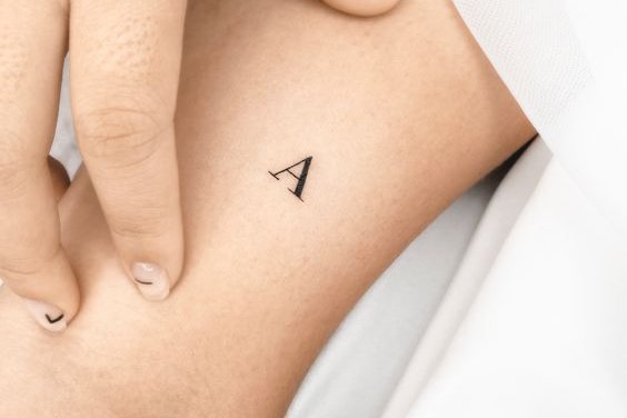 tatuaje cu inițiale